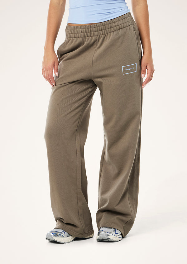 P.e Nation Kite Trackpant In Fawn