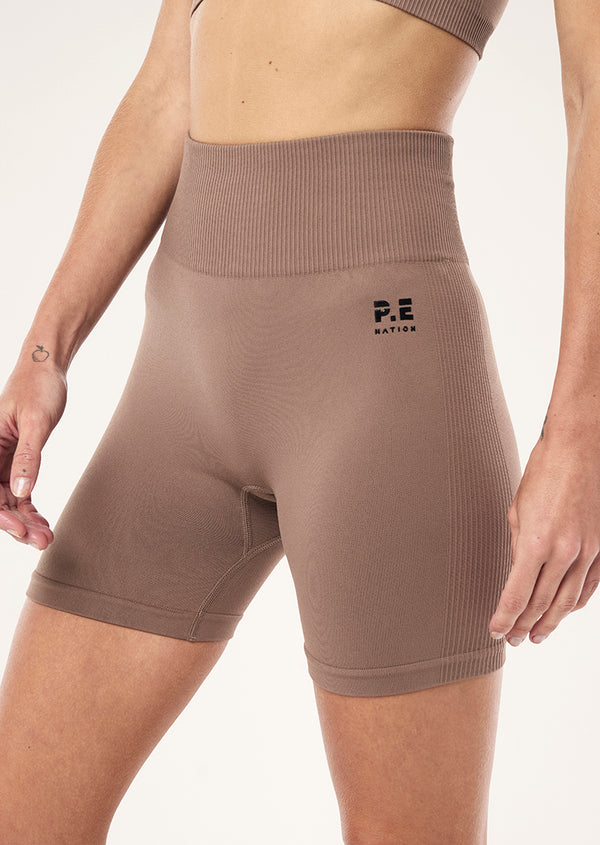 p.e nation Restore seamless 5" bike short in fossil