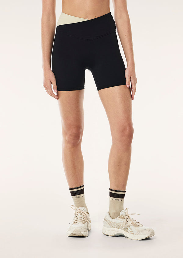P.e Nation Wander 5" Bike Short In Black
