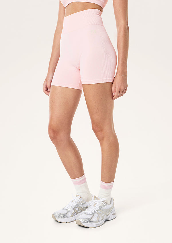 p.e nation Restore seamless 5" bike short in chalk pink