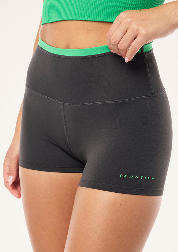 P.e Nation Vita 2.5" Bike Short In Caviar & Kelly Green