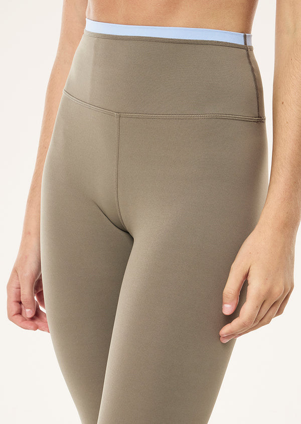p.e nation Vita full length legging in fawn & dusty blue