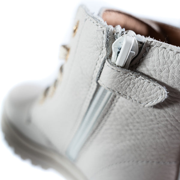 Pablosky Botas De Niña Color Blanco Con Cordones Y Cremallera 444430