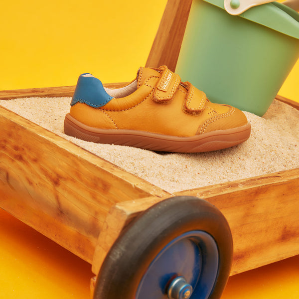 Pablosky Zapatos Casual De Bebé Niño Pablosky Color Amarillo De Piel Con Cierre Adherente 045982