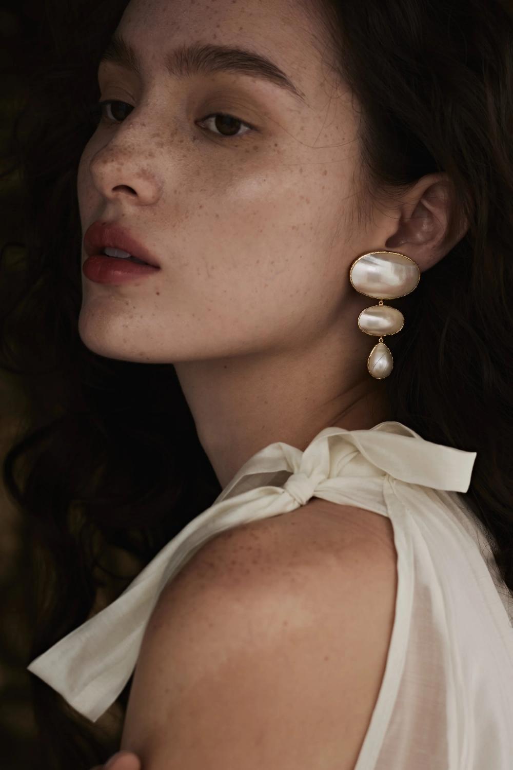 Pacharee Mabe Oval Dangling Earrings