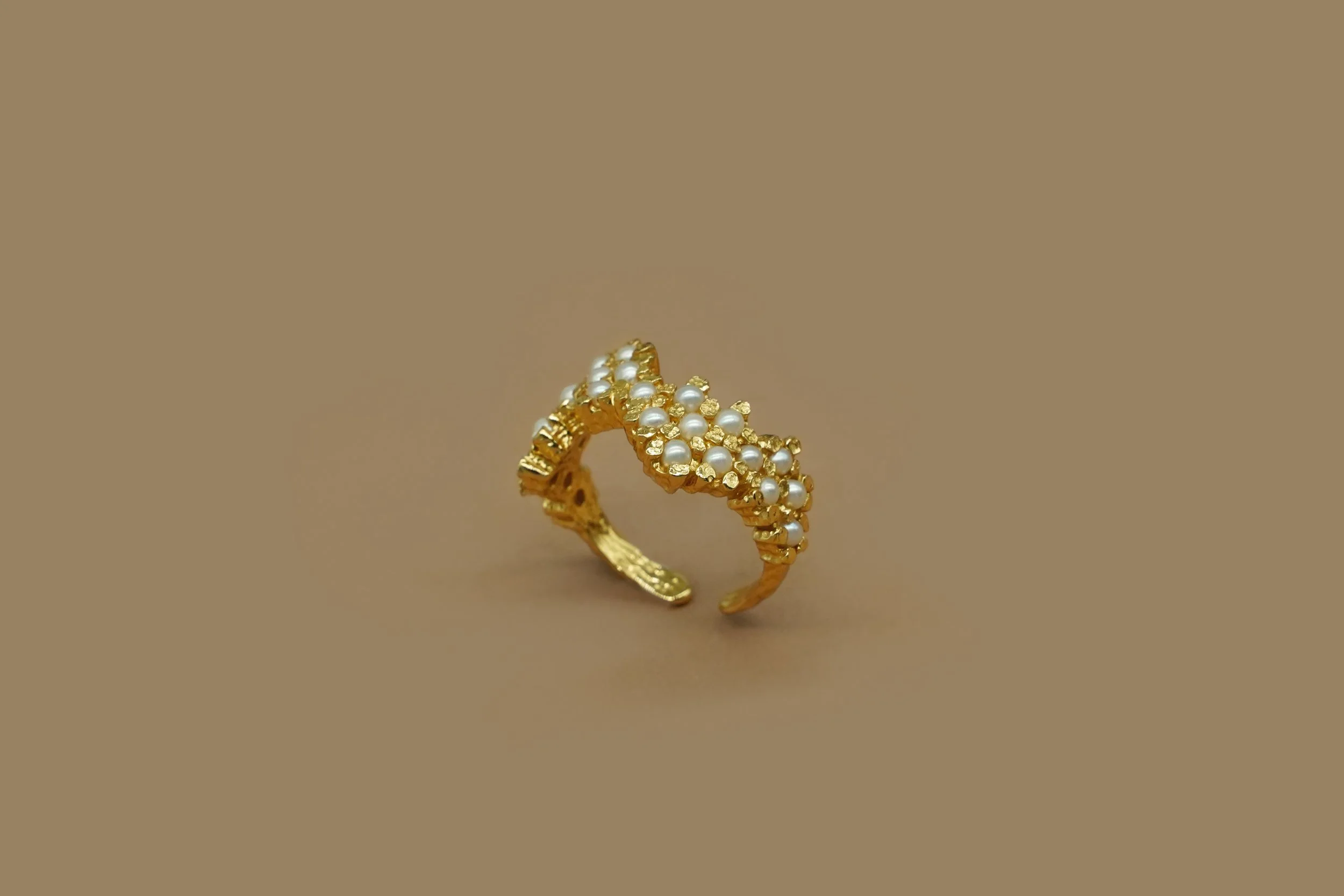 Pacharee Pearl Floret Cluster Band : Medium