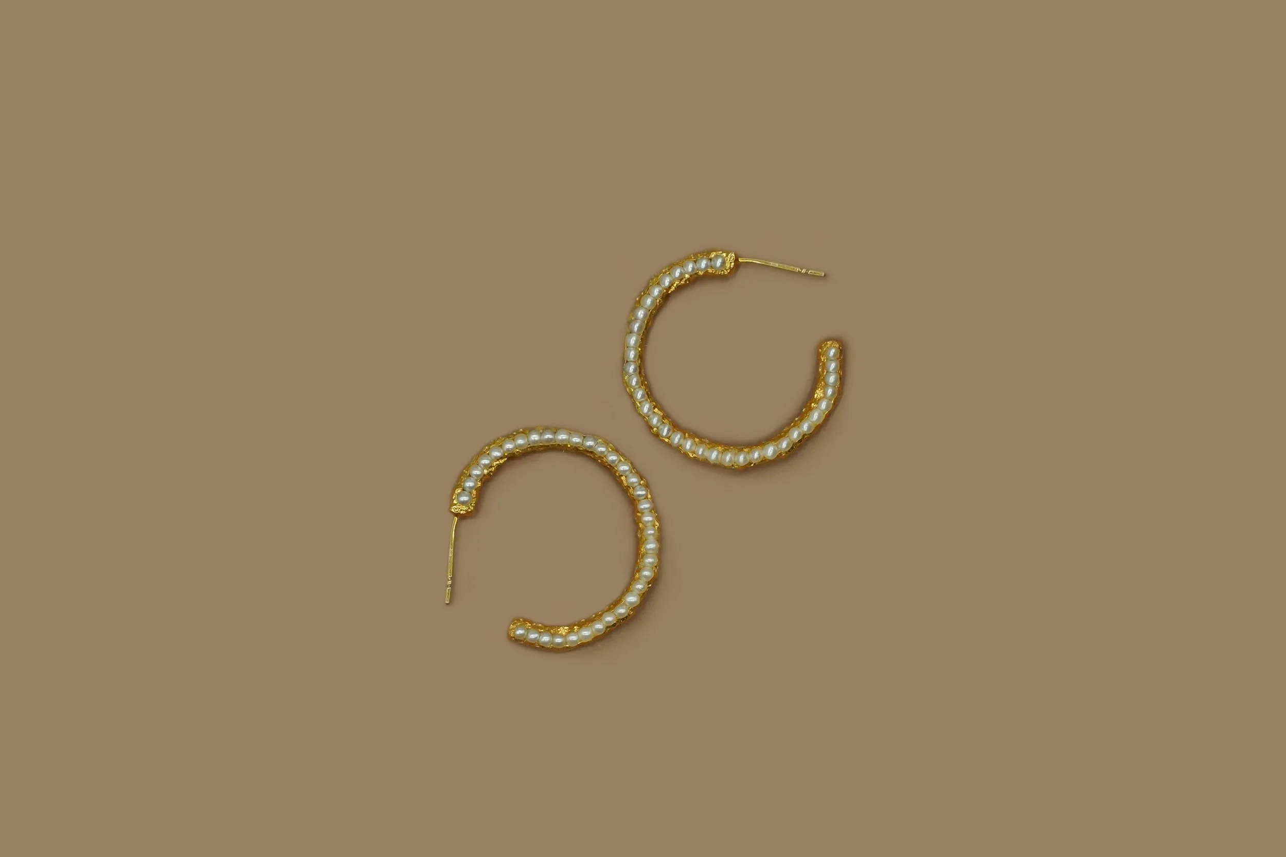 pacharee Silh Medium Pearls Hoops