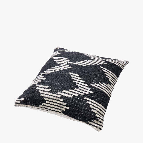 Pacific Lifestyle Indoor Outdoor Black And White Chevron Design Scatter Cushion