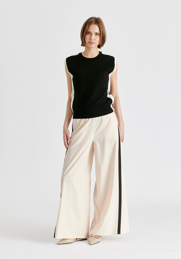 Paisie Contrast Trim Round Neck Knit Top