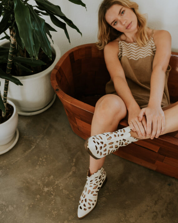 Pallas Off White Greek Boots