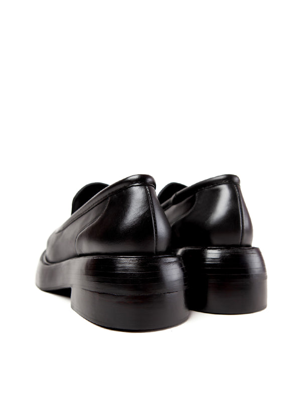 Paloma Barceló Marron Gala Black Mocasin