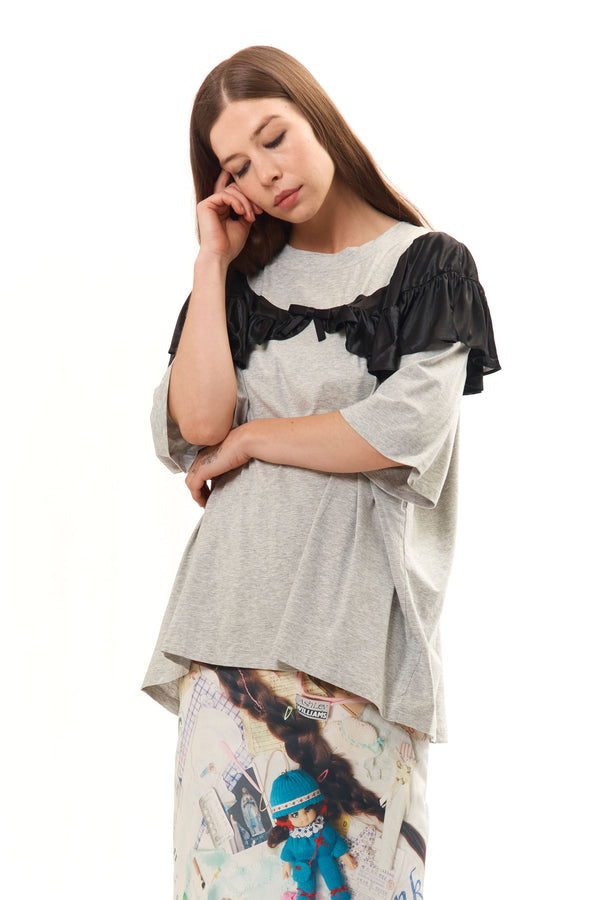 Pam Perks And Mini BLACK CURTAIN T SHIRT