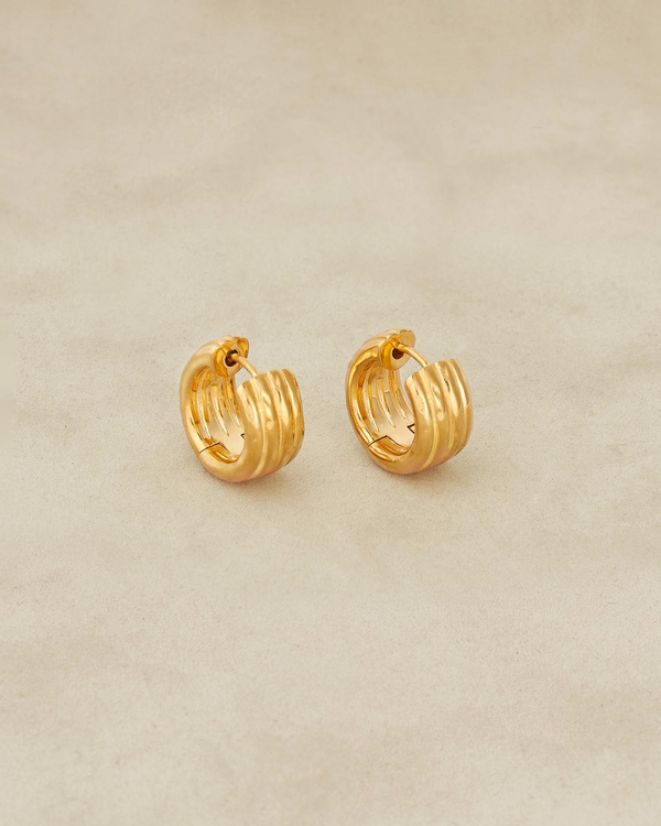 pamela love Nadia Hoops