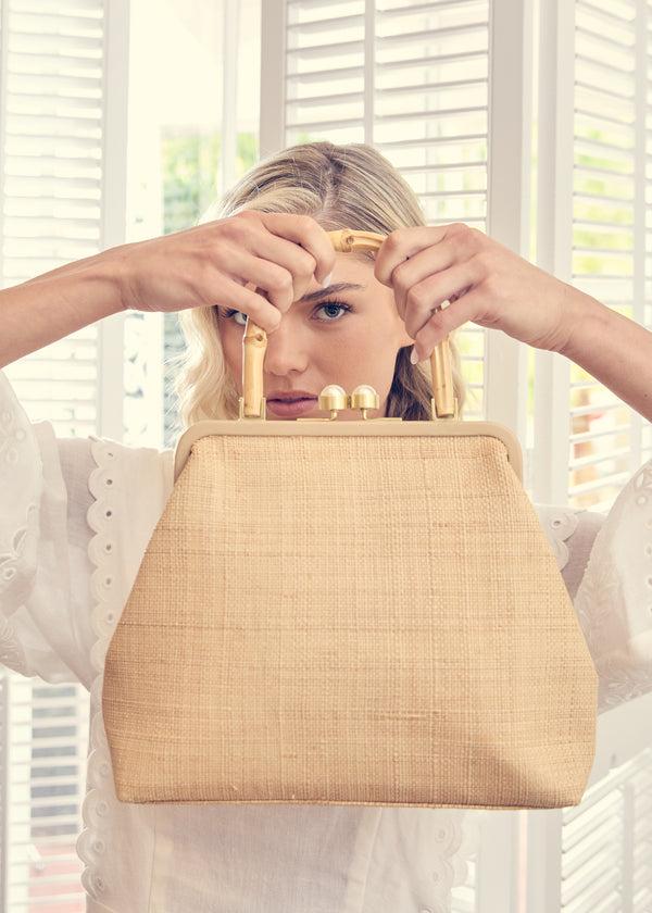 Pamela Munson The Lee