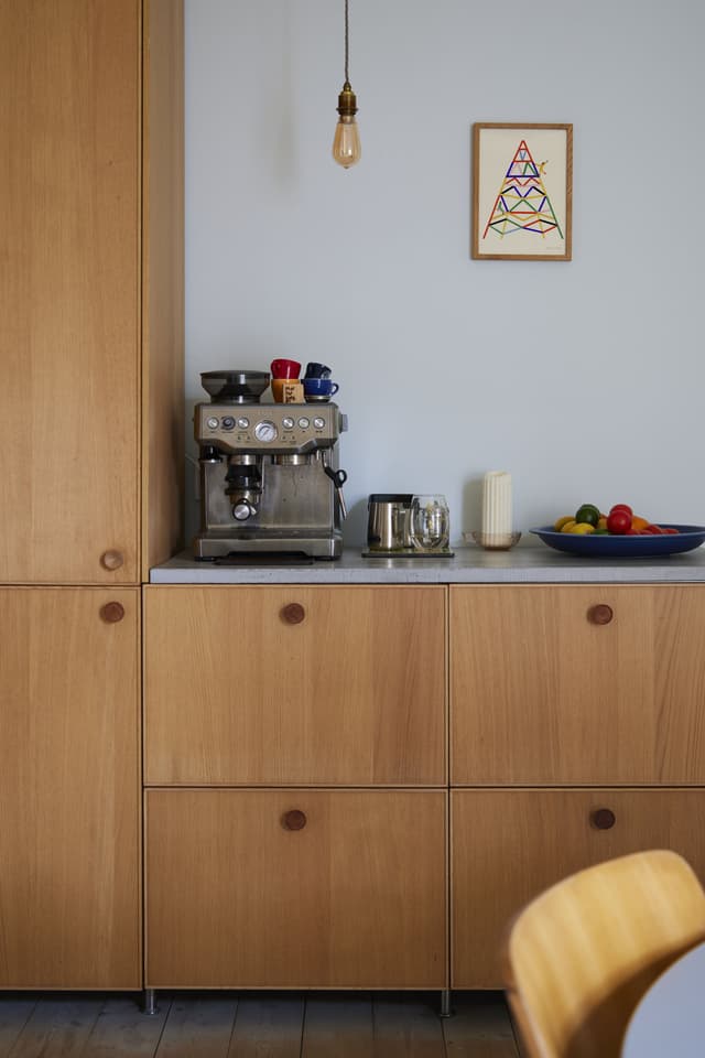 Paper Collective Escalader