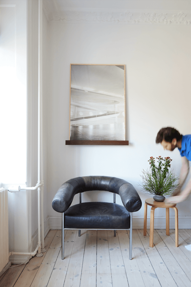 paper collective Floating Gallery Shelf - Dark Oak