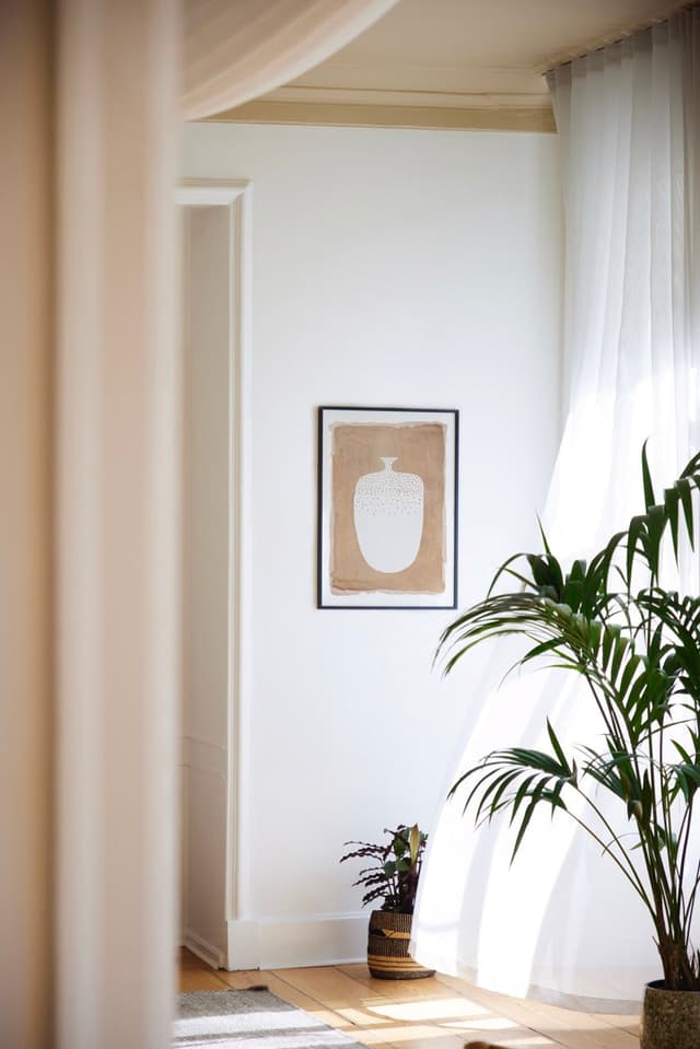 Paper Collective Sketch Vase 01