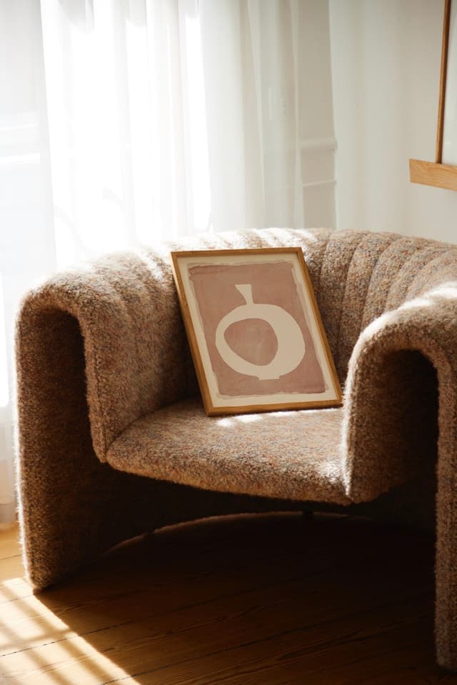 Paper Collective Sketch Vase 02