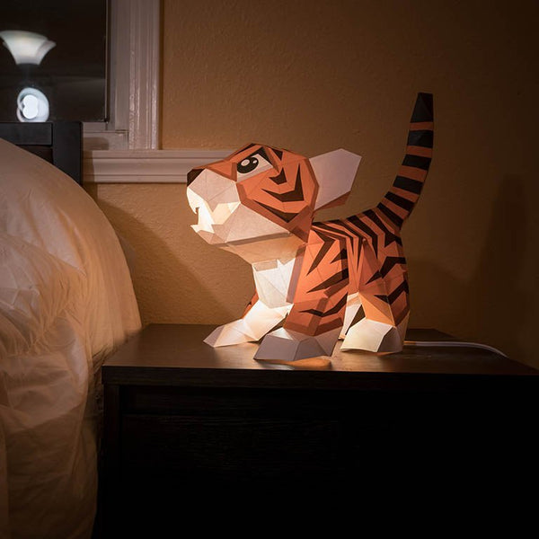 papercraft world 3D Tiger Table Lamp (DIY Papercraft)