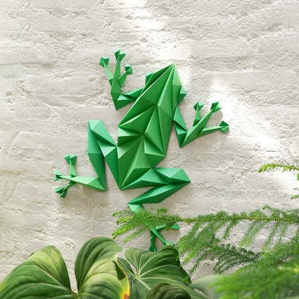 Papercraft World Frog Wall Art For Home Decor (DIY Papercraft)