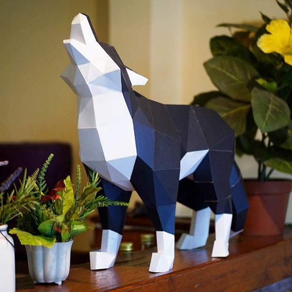 papercraft world Standing Wolf 3D Model