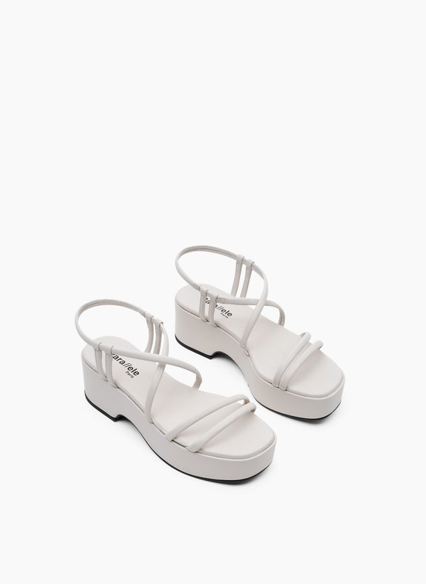 Parallèle PINIA –