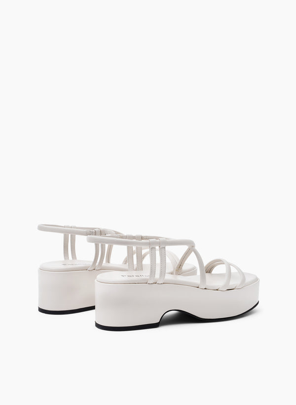 Parallèle PINIA –