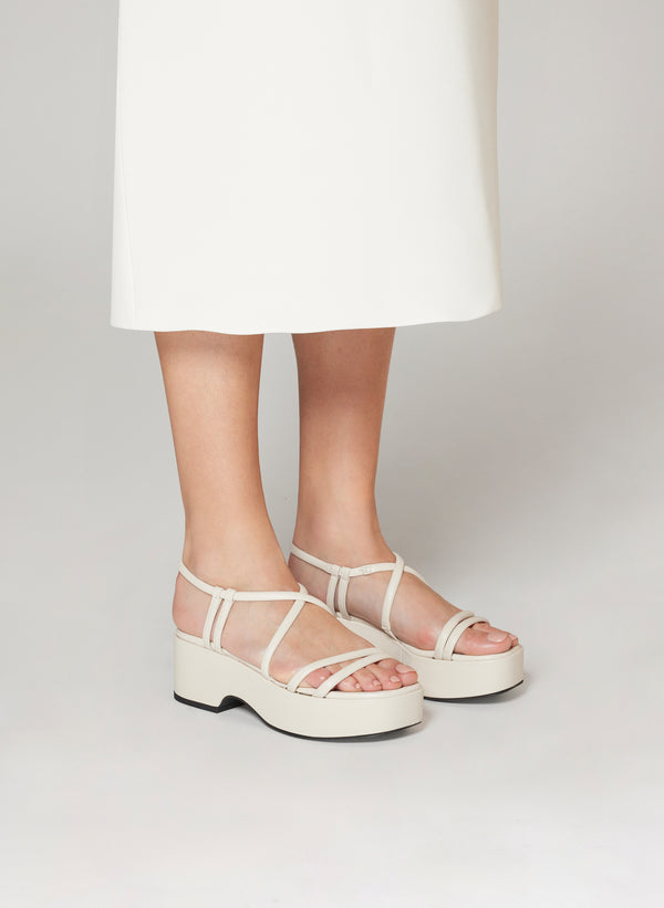 parallèle PINIA –