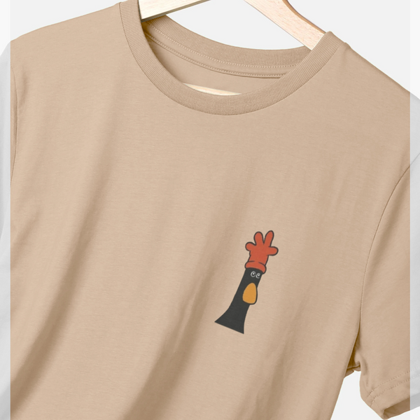 parka london Wallace & Gromit Feathers McGraw Chest Print Sand T-Shirt