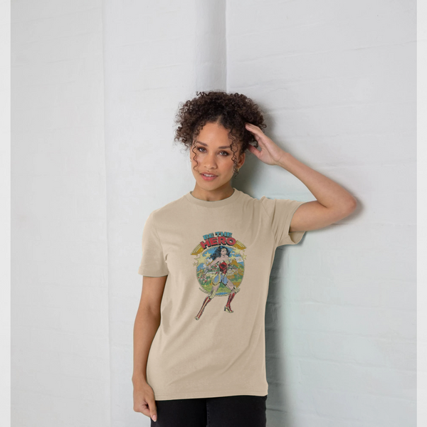 parka london Wonder Woman Be The Hero Cream T-Shirt