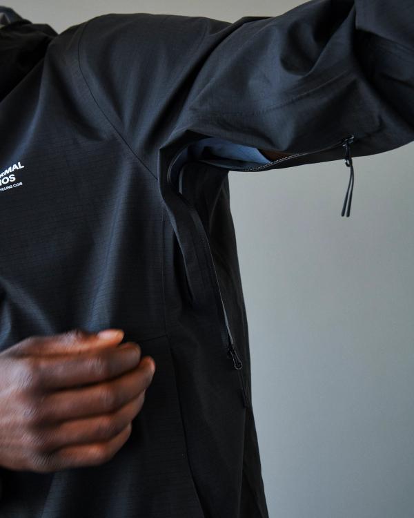 Pas Normal Studios Men's Porter Off-Race Shell Jacket