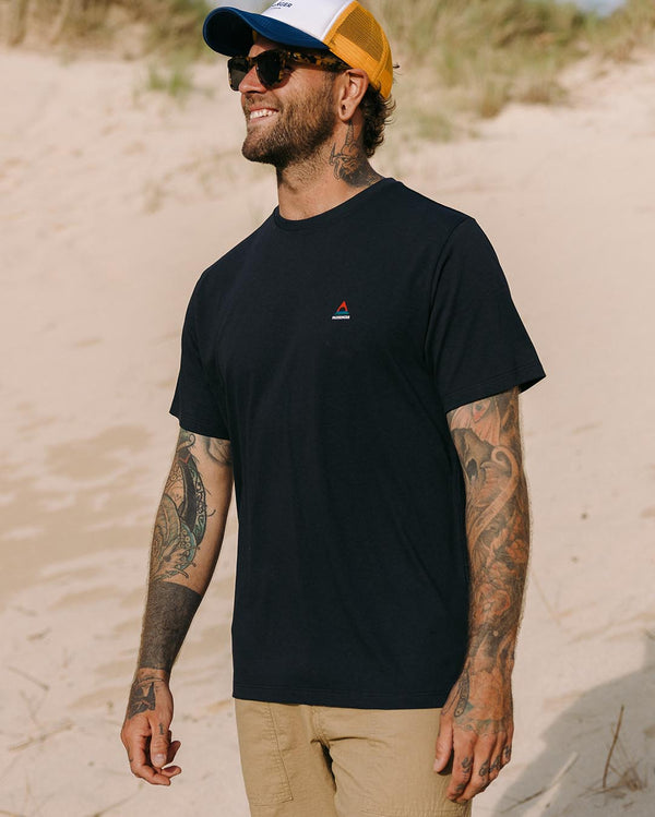 Passenger Men's Classic Logo Organic Cotton T-Shirt