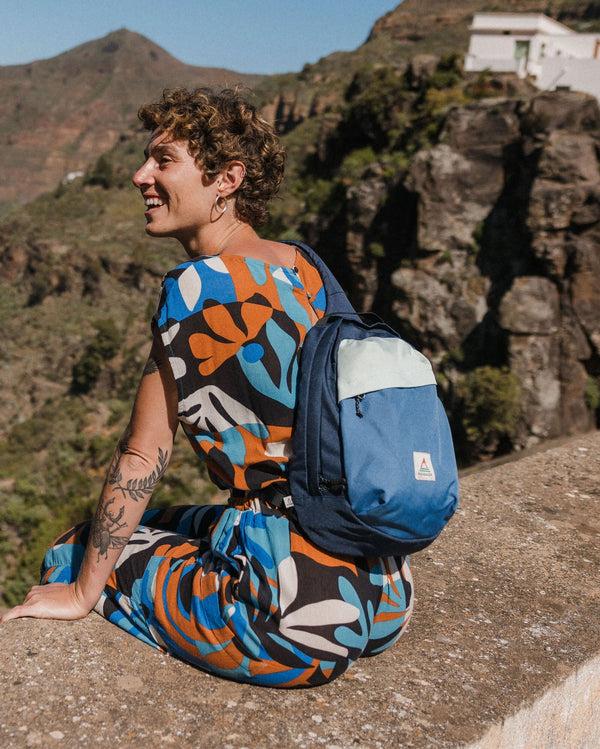 Passenger Boondocker Recycled Sling 8L