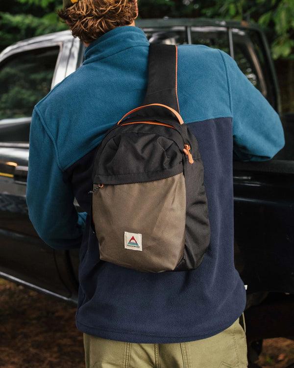 passenger Boondocker Recycled Sling 8L