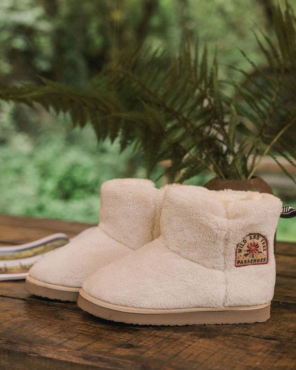 Passenger Hideaway Hut Sherpa Fleece Slipper