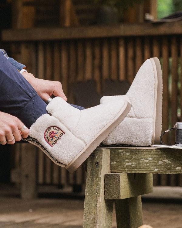 passenger Hideaway Hut Sherpa Fleece Slipper