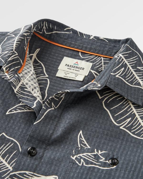 Passenger Men's Chill Textured Short Sleeve Shirt