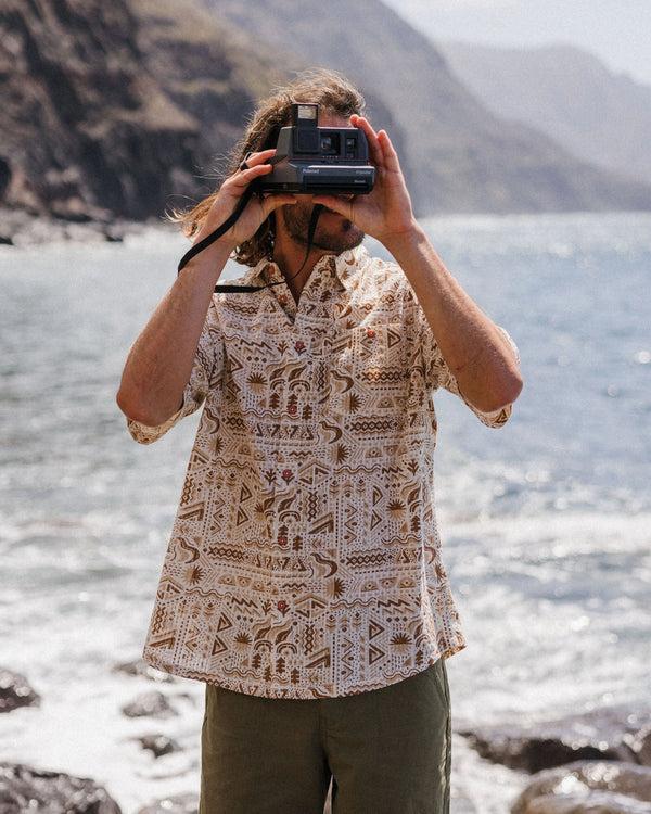 Passenger Men's Chill Textured Short Sleeve Shirt