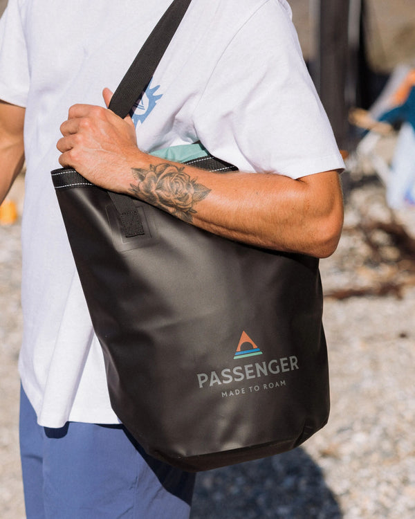 Passenger Tide Recycled 30L Bucket Bag