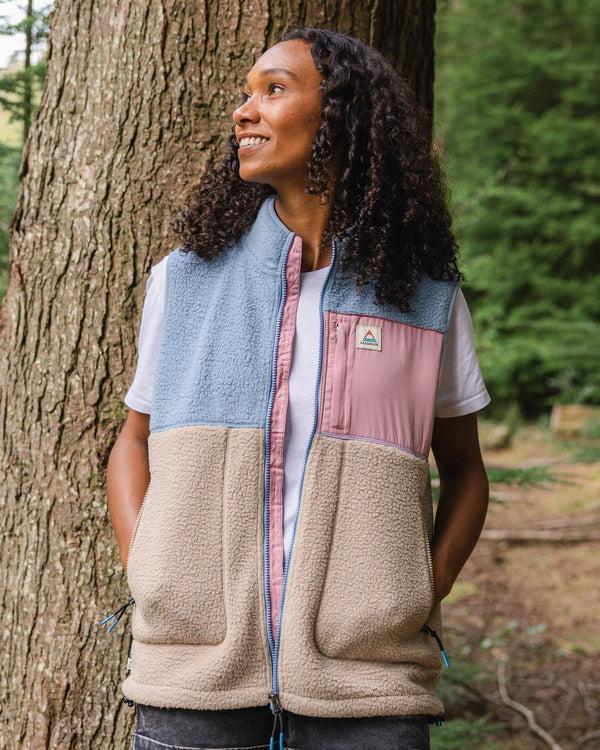 passenger Women's Fairbanks Recycled Sherpa Gilet