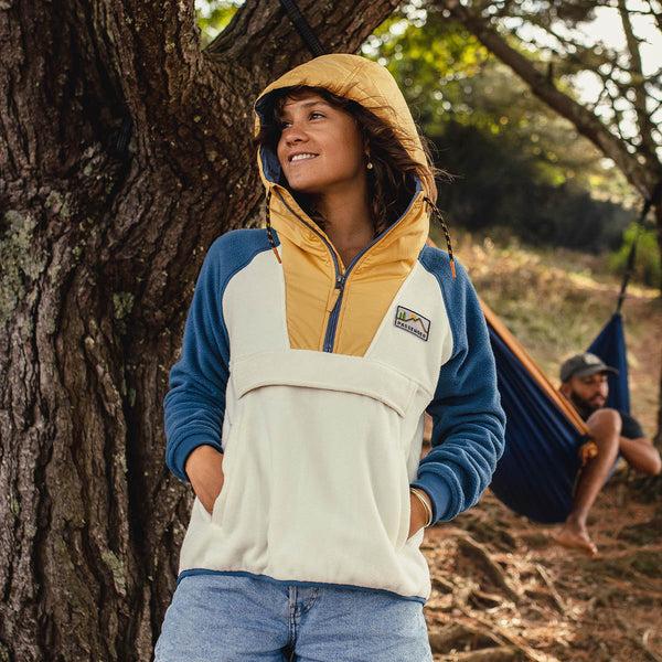 Passenger Women's Alexander Recycled Polar Hooded Fleece