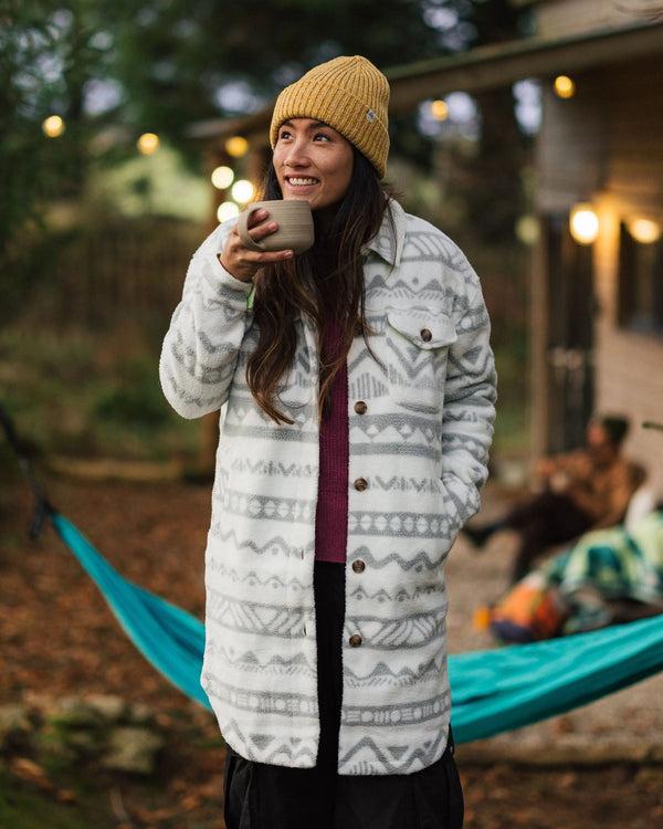 passenger Women's Cloudy Recycled Sherpa Fleece Shirt