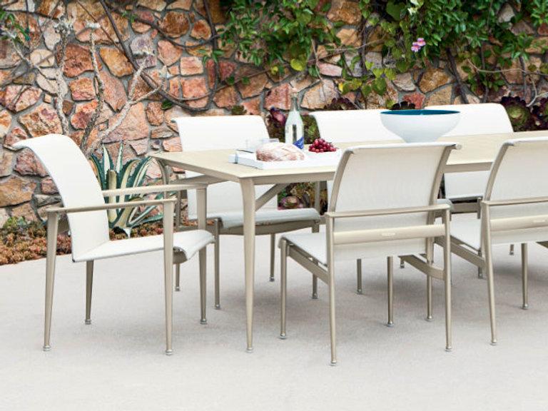 Patio Brown Jordan Flight Aluminum Top Rnd. Dining Table