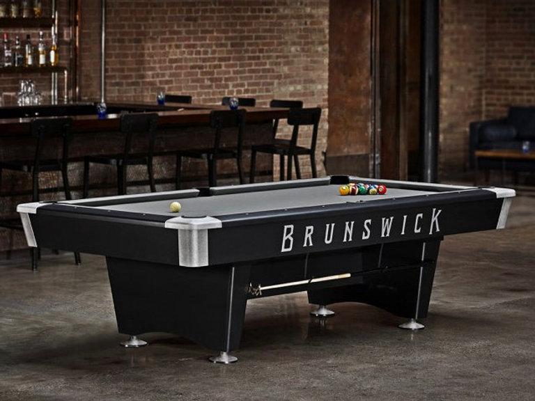 Patio Brunswick Black Wolf PRO 8' Pool Table