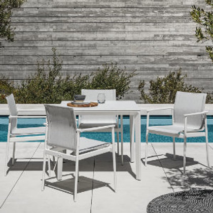 Patio Gloster Carver 35" Dining Table