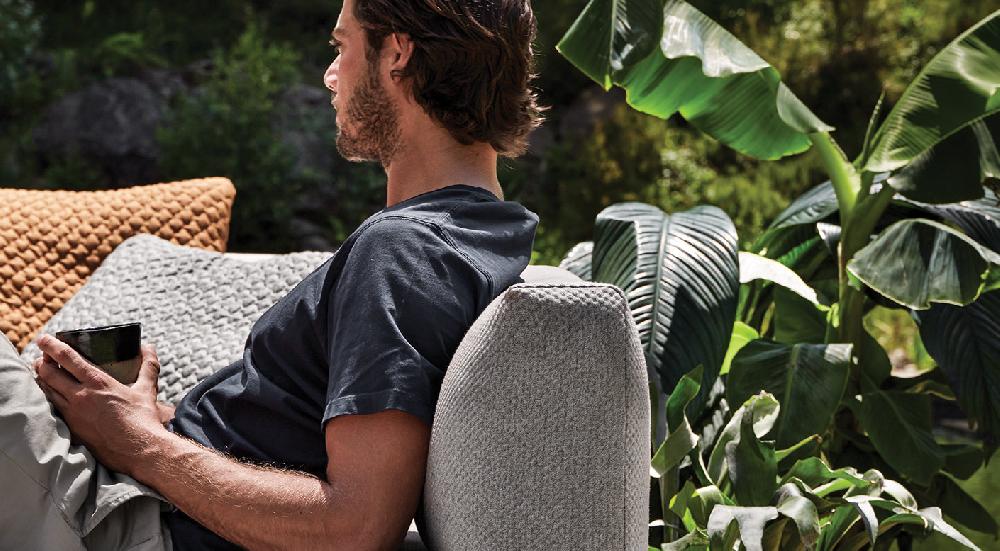 Patio Gloster Maya Lounge Chair