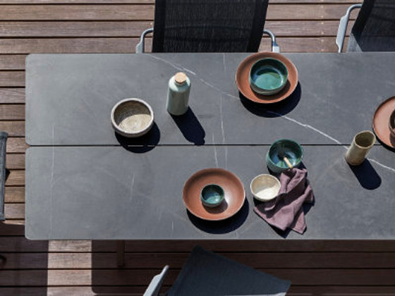 Patio Gloster Split 67" Dining Table