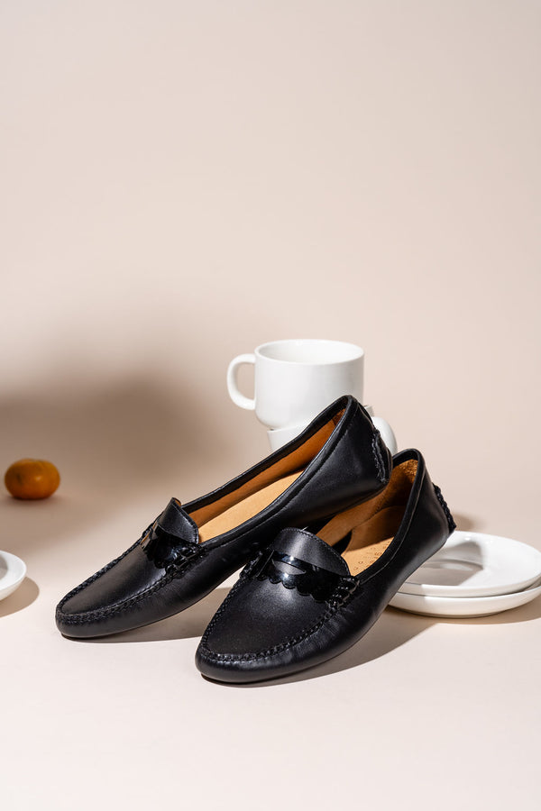 Patricia Green Patricia Green Women’s Janet Scalloped Penny Loafer Driving Shoe In Black