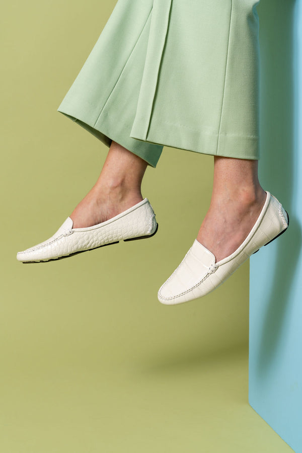 Patricia Green Patricia Green Women’s Jillian Driving Moccasin In Crocodile In Bone Crocodile