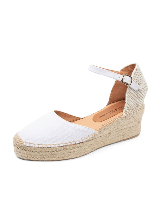 patricia green Patricia Green Women’s Leon Closed Toe Espadrille with Buckle Strap in White